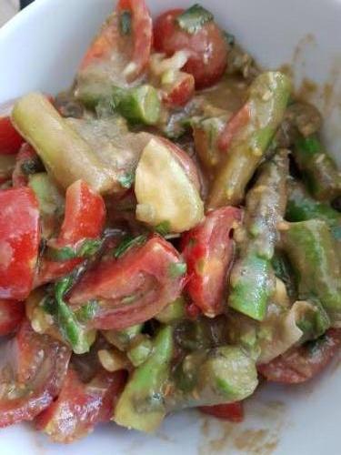 Spargel-Tomate-Avocado-Salat